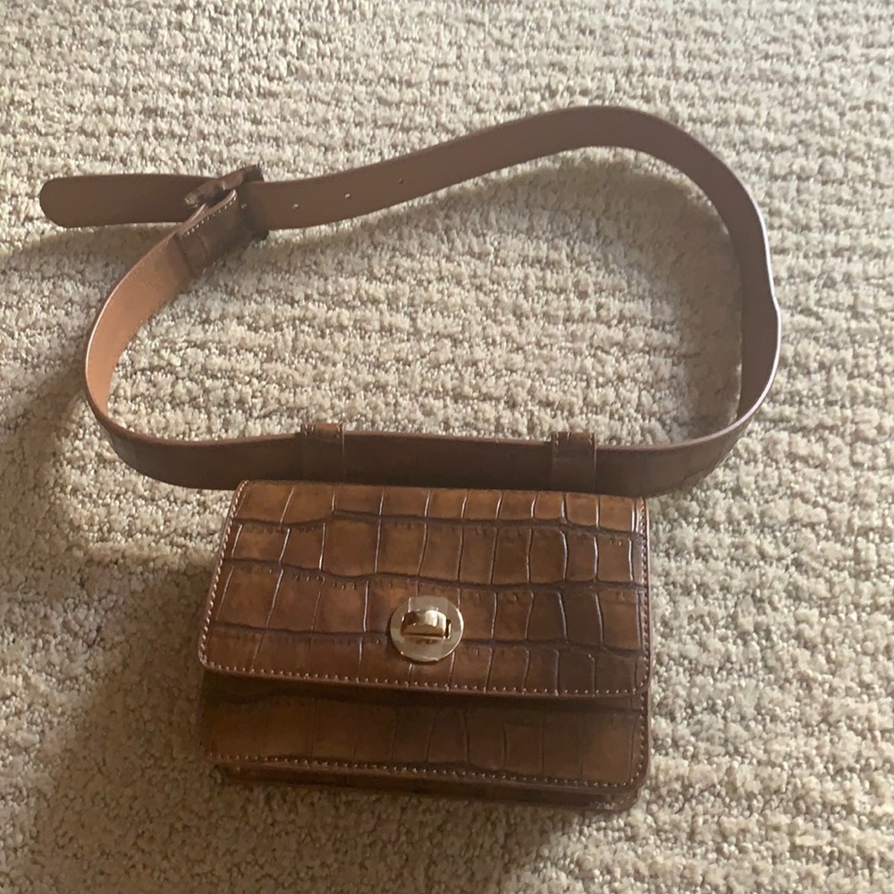 L’academi brown belt bag